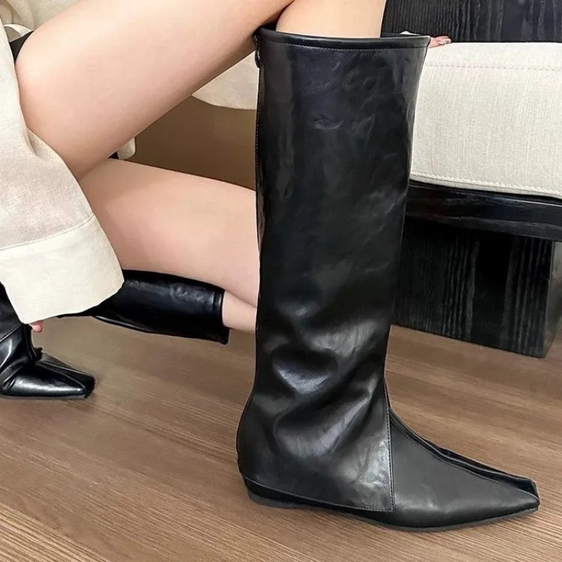 Wysokie buty na płaskim obcasi – Interior Designer recenzja i cena